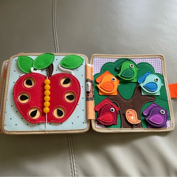 Personalized Giraffe Felt Activity Book for Kids - Picture 12 of 14